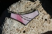 Náhrdelník velký růžový černě zdobený - Tiffany šperky