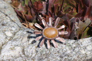 Cínovaná kytička s kamínkem - Tiffany šperky
