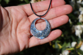 Modrý náhrdelník s kresbou - Tiffany šperky